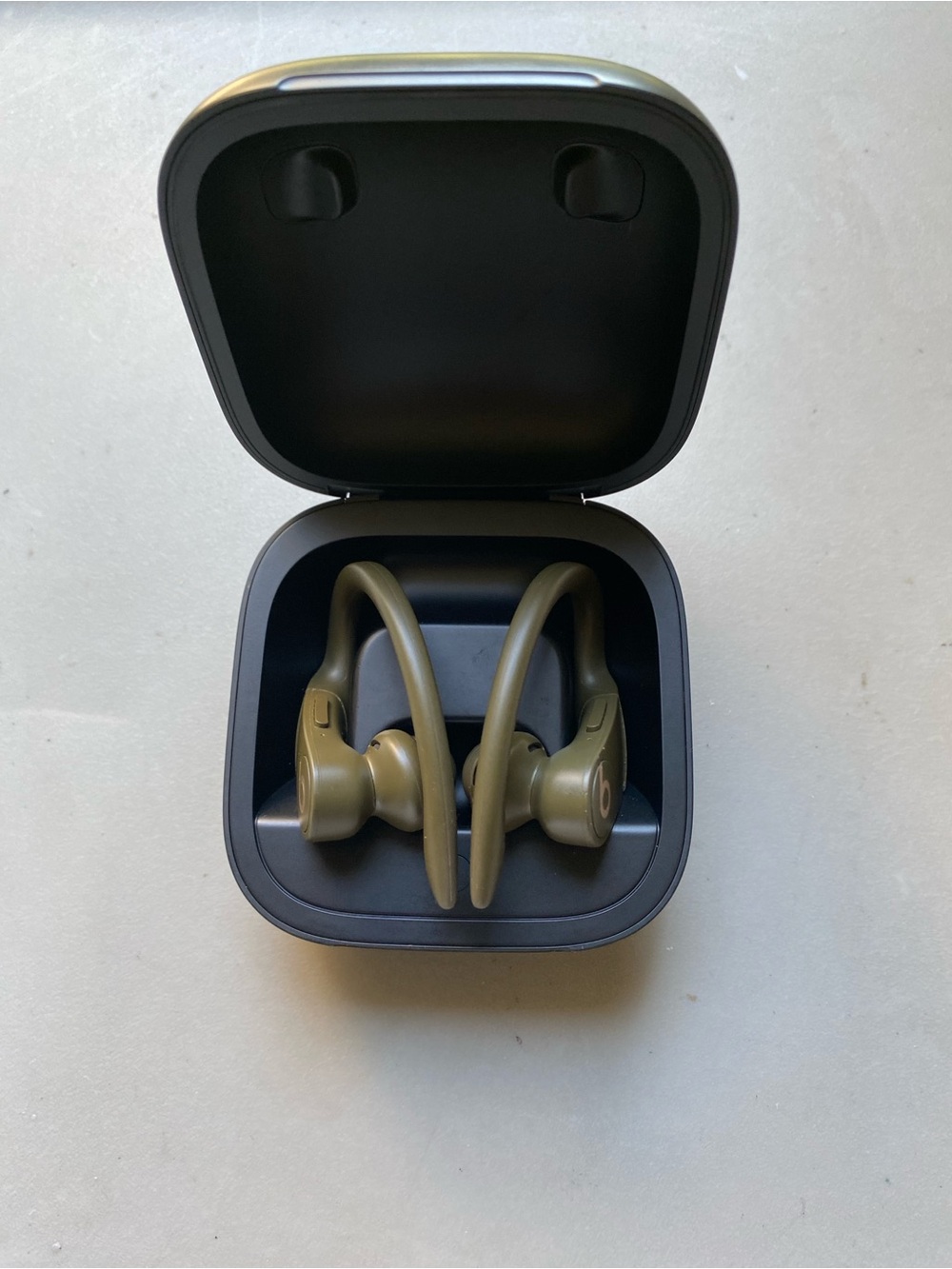 Powerbeats Pro Bluetooth earbuds (Parts/Repair)